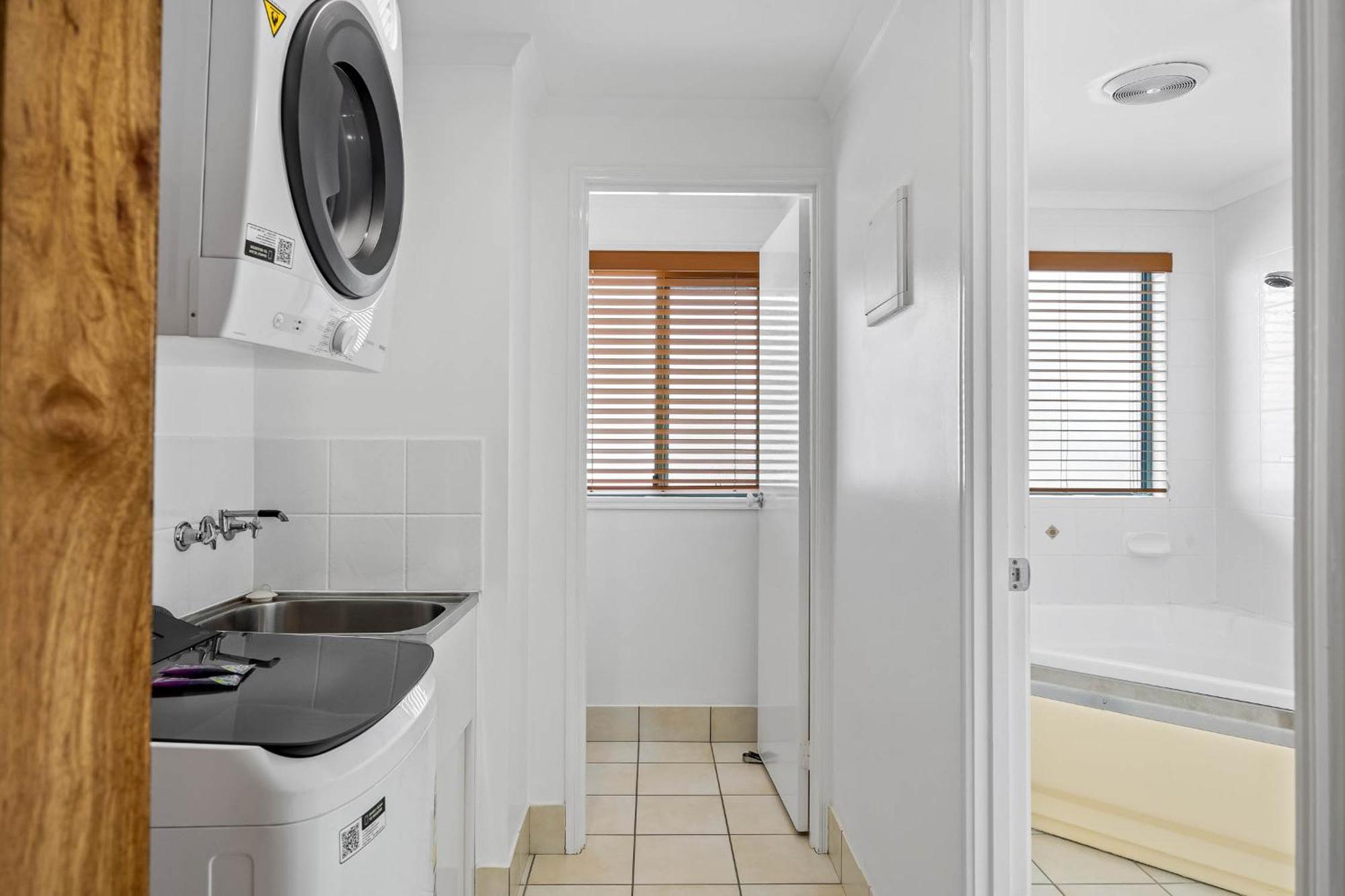 Sunshine Towers Boutique Apartments Maroochydore Exterior photo